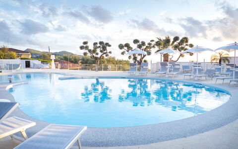 Massa Lubrense 537: Piscina, Ricorrere, Mobili Da Esterno, Ombrello, Tempo Libero, Hotel, Lettino, Shade, Resort Citta '