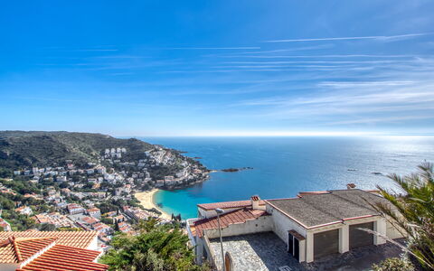 Garbinell: Blu, Acqua, Costa, Corpo D'Acqua, Orizzonte, Costiera E Morfologie Oceanic, Mare, Paesaggio Naturale, Paesaggio, Spiaggia