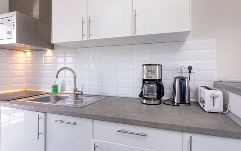 Las Perlas: Lavandino Della Cucina, Lavello, Proprietà, Rubinetto, Controsoffitto, Cabinetry, Cucina, Idraulico Fixture, Cucina Stufa, Illuminazione