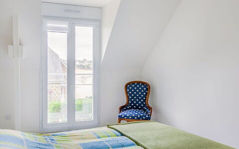 Plein Soleil: Mobilia, Finestra, Costruzione, Azzurro, Comfort, Shade, Tessile, Casa, Legna