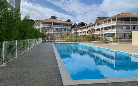 Les Portes de Pyla: Nube, Acqua, Costruzione, Cielo, Pianta, Azzurro, Piscina, Finestra, Albero, Casa