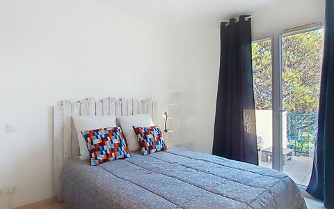 Les Grenadines: Letto, Mobilia, Bedding, Camera Da Letto, Lenzuolo, Interior Design, Biancheria, Lancia Cuscino, Tessile, Pavimento