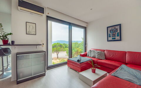 Oliva 2: Pianta, Proprietà, Mobilia, Divano, Costruzione, Pianta Della Casa, Interior Design, Soggiorno, Pavimentazione, Casa