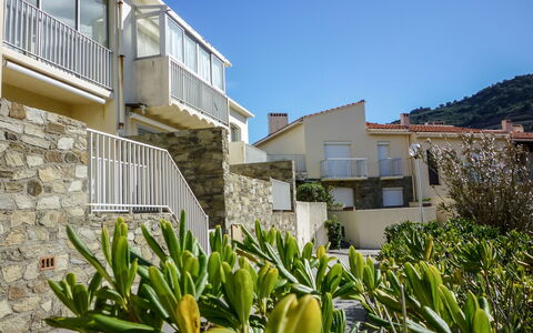 Les Batteries: Proprietà, Vegetazione, Casa, Zona Residenziale, Immobiliare, Architettura, Costruzione, Casa, Quartiere, Botanica