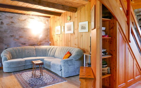 Rustico Tecc Berbis: Mobilia, Proprietà, Divano, Legna, Interior Design, Comfort, Divano Letto, Pavimento, Pavimentazione, Fascio