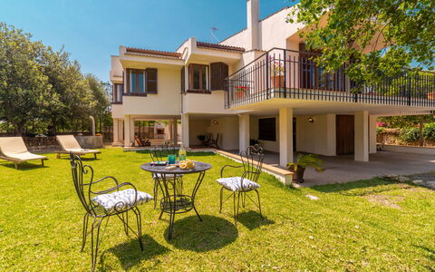 Can Jeroni: Pianta, Costruzione, Proprietà, Cielo, Finestra, Albero, Natura, Tavolo, Shade, Lotto