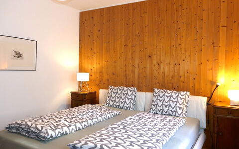 Chalet al Portic: Mobilia, Interior Design, Legna, Letto, Camera Da Letto, Pavimentazione, Pavimento, Tessile, Lenzuolo, Camera