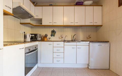Mora Igor: Cabinetry, Controsoffitto, Lavandino Della Cucina, Proprietà, Mobilia, Lavello, Cucina Stufa, Elettrodomestico Da Cucina, Cucina, Elettrodomestico
