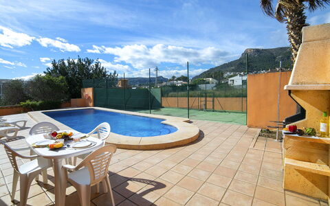 Solpadel: Piscina, Ricorrere, Shade, Eco Hotel, Mobili Da Esterno, Hotel, Villa, Pianta Della Casa
