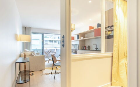 Winston: Mobilia, Costruzione, Finestra, Sedia, Legna, Interior Design, Mensola, Sala, Scaffalature