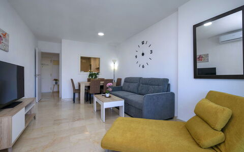 Atrium Iii Centro Mar: Mobilia, Pavimentazione, Interior Design, Pavimento, Appartamento, Soggiorno, Divano, Sedia