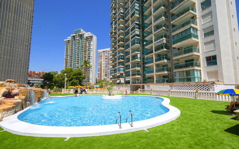 Atrium Iii Centro Mar: Grattacielo, Appartamento, Condominio, Materiale Composito, Metropoli, Piscina, Hotel, Quartier Generale, Resort Citta '