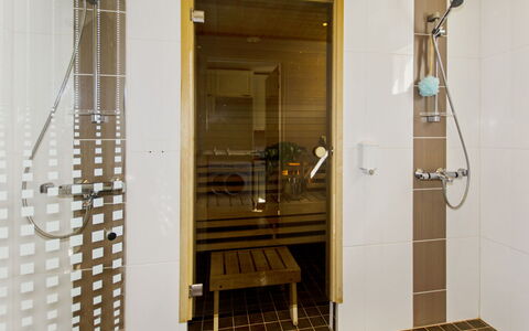 Villa Adalmina: Pavimentazione, Pavimento, Legna, Idraulico Fixture, Interior Design, Bagno, Idraulico, Rubinetto, Camera, Piastrella