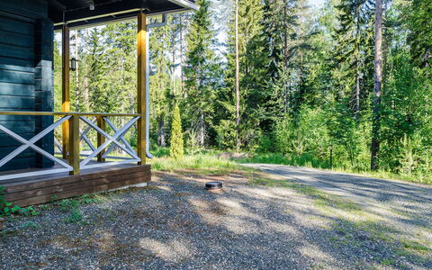 Villa Eläntätila: Mobilia, Sedia, Mobili Da Esterno, Tavolo, Legna, Tavolo Esterno, Cucina & Sala Da Pranzo Tavolo, Shade, Giardino, Ombrello