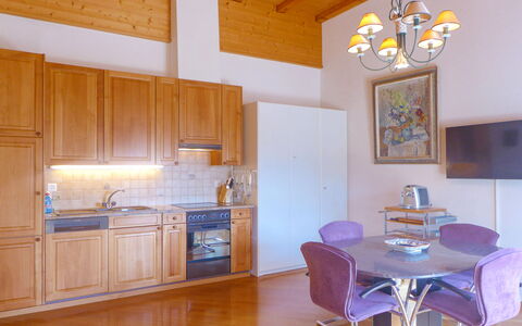 Les Vignettes 42: Cabinetry, Mobilia, Proprietà, Controsoffitto, Cornice, Costruzione, Legna, Interior Design, Sedia, Architettura