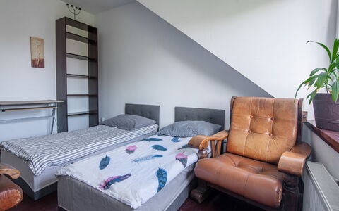 Koszalin 300: Mobilia, Proprietà, Comfort, Legna, Interior Design, Pavimentazione, Architettura, Pavimento, Pianta, Cuscino
