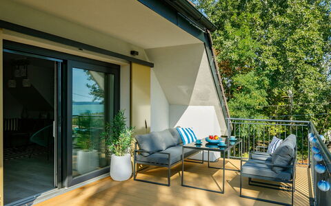 Erika: Pianta, Proprietà, Mobilia, Finestra, Costruzione, Sedia, Shade, Interior Design, Pianta Della Casa, Albero