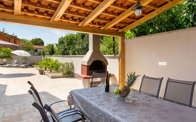 Villa Mira