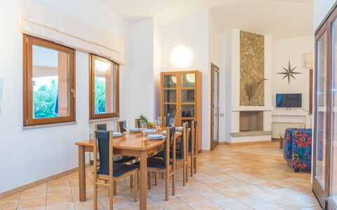 Rei Sole (Rei305): Tavolo, Mobilia, Proprietà, Cornice, Costruzione, Porta, Pianta Della Casa, Legna, Interior Design, Sedia