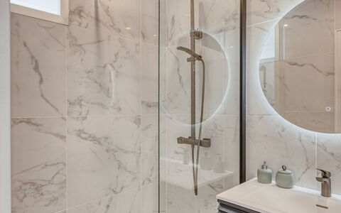La Kamarina: Proprietà, Soffione Doccia, Idraulico Fixture, Prodotto, Costruzione, Rubinetto, Doccia Porta, Doccia, Bagno