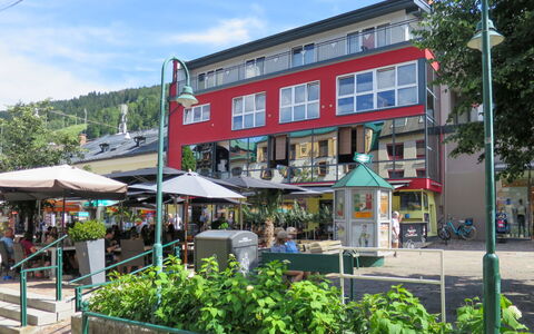 Schladming 29: Pianta, Cielo, Costruzione, Nube, Finestra, Albero, Urban Design, Tempo Libero, Immobiliare, Città