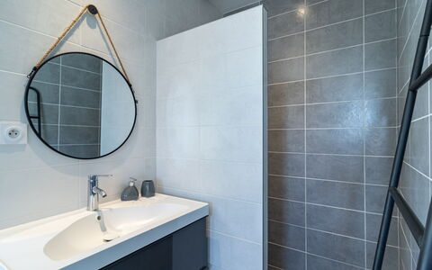Cedelen: Specchio, Rubinetto, Lavello, Idraulico Fixture, Proprietà, Lavandino Del Bagno, Costruzione, Bagno