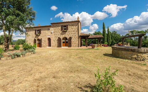 Casale Poggio Lupinaio: Nube, Pianta, Cielo, Proprietà, Paesaggio Naturale, Albero, Lotto, Vegetazione, Erba, Paesaggio