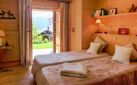 Filaos: Mobilia, Proprietà, Costruzione, Comfort, Azzurro, Blu, Legna, Illuminazione, Interior Design, Tessile