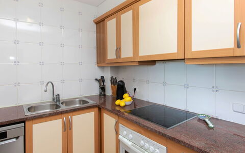 Pals 480: Cabinetry, Lavandino Della Cucina, Controsoffitto, Proprietà, Lavello, Rubinetto, Mobilia, Bianca, Cucina, Legna