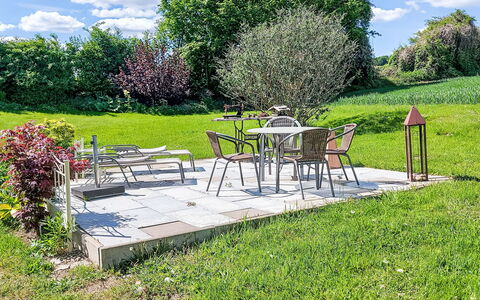 Am Rotenberg: Mobilia, Mobili Da Esterno, Sedia, Giardino, Tavolo, Arbusto, Tavolo Esterno, Prato