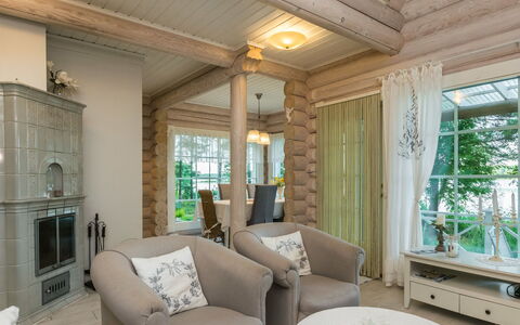 Torniniemi: Interior Design, Mobilia, Legna, Pavimentazione, Casa, Soffitto, Illuminazione, Pavimento, Camera, Soggiorno