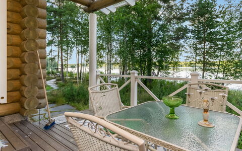 Torniniemi: Legna, Portico, Mobili Da Esterno, Sedia, Shade, Deck, Eco Hotel, Struttura Esterna, Latifoglie, Edifici Giardino