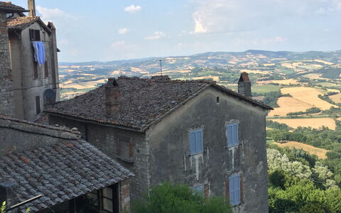 La Terrazza Di Todi: Nube, Cielo, Pianta, Costruzione, Proprietà, Finestra, Casa, Villetta, Zona Residenziale