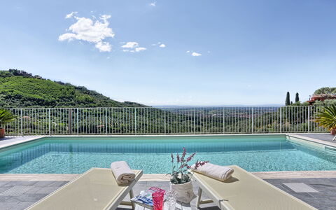 Villa Maona: Acqua, Cielo, Proprietà, Pianta, Nube, Piscina, Azzurro, Mobili Da Esterno, Architettura, Lettino
