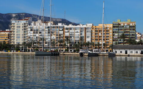 Puerto Denia: Acqua, Corpo D'Acqua, Costruzione, Waterway, Città, Canale, Architettura, Appartamento, Condominio