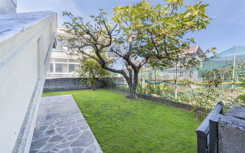 Residenza Garosi: Pianta, Cielo, Proprietà, Foglia, Costruzione, Lotto, Albero, Architettura, Manto Stradale, Urban Design