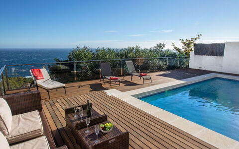 La Sardana: Acqua, Cielo, Costruzione, Mobili Da Esterno, Piscina, Legna, Interior Design, Shade, Tavolo, Località Balneare