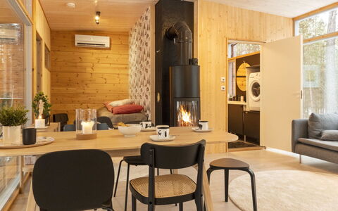 Solokoto: Mobilia, Interior Design, Pavimentazione, Legna, Pavimento, Lampada, Soffitto, Soggiorno, Camera, Illuminazione