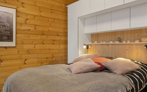 Solokoto: Mobilia, Letto, Camera Da Letto, Interior Design, Pavimentazione, Legna, Pavimento, Lenzuolo, Bedding, Soffitto