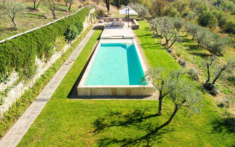 Villa Dorothea: Acqua, Pianta, Risorse Idriche, Natura, Paesaggio Naturale, Albero, Lotto, Erba, Piscina, Alveo