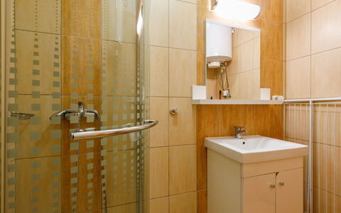 Jókai: Specchio, Rubinetto, Idraulico Fixture, Lavello, Bagno, Costruzione, Lavandino Del Bagno, Legna, Interior Design