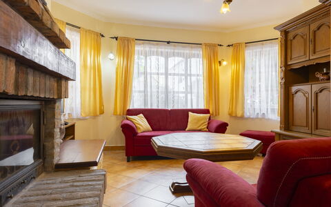 Tamas: Interior Design, Mobilia, Soffitto, Pavimento, Pavimentazione, Divano, Camera, Soggiorno, Casa