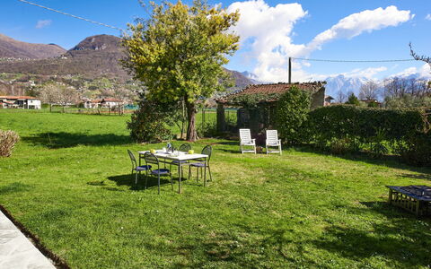 Gravedona 117: Cielo, Montagna, Giorno, Costruzione, Pianta, Paesaggio Naturale, Casa, Vegetazione, Highland, Albero