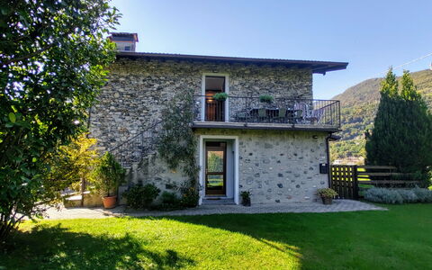 Gravedona 117: Casa, Casa, Villetta, Porta, Agriturismo, Giardino, Prato, Estate, Balcone, Cortile
