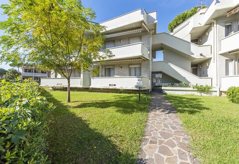 Casa Marina: Pianta, Costruzione, Proprietà, Cielo, Finestra, Lotto, Casa, Erba, Vegetazione, Urban Design