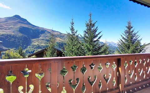 Les Menuires 660: Balcone, Catena Montuosa, Colonna, Recinzione, Color Legno, Corrimano, Valle, Cresta, Alpi, Latifoglie