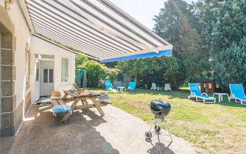 Ti Ar Stang: Pianta, Cielo, Shade, Mobili Da Esterno, Architettura, Costruzione, Urban Design, Zona Residenziale, Erba, Albero
