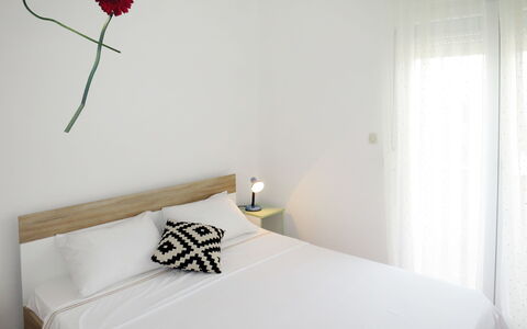 Tomislav: Pianta, Fiore, Mobilia, Proprietà, Comfort, Prodotto, Tessile, Interior Design, Illuminazione, Architettura