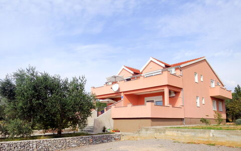 Tomislav: Tetto, Casa, Estate, Villa, Balcone