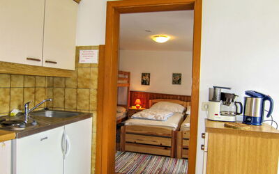 Unterkofler (Ane110) 615.1: Cabinetry, Lavandino Della Cucina, Proprietà, Controsoffitto, Mobilia, Costruzione, Lavello, Idraulico Fixture, Rubinetto, Cucina